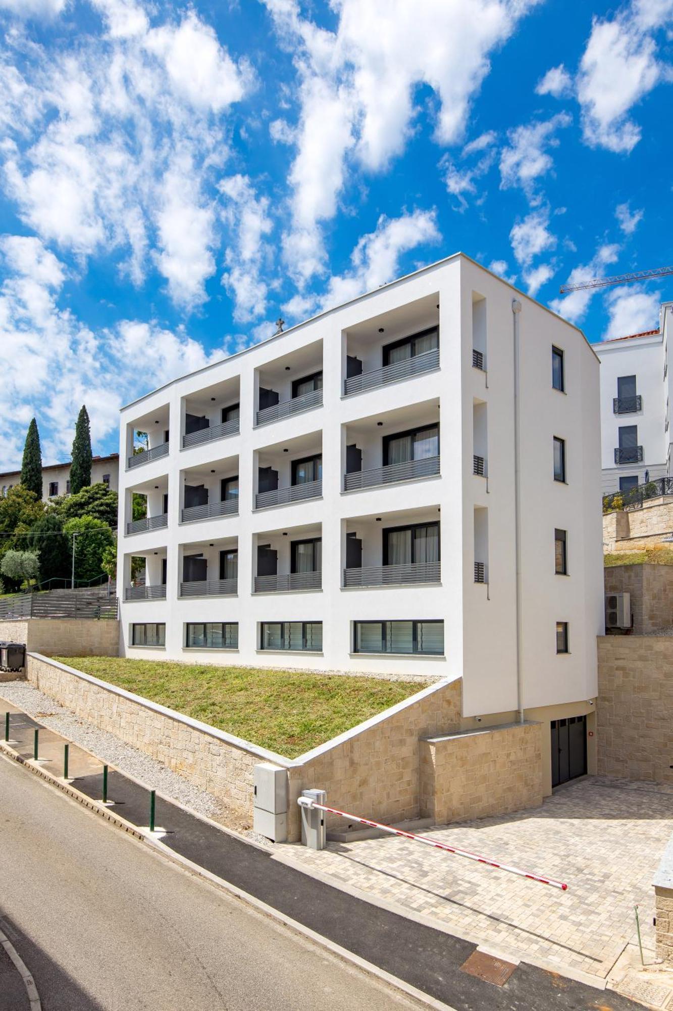 Belinda Apartments With Balcony & Private Parking Opatija Exterior photo