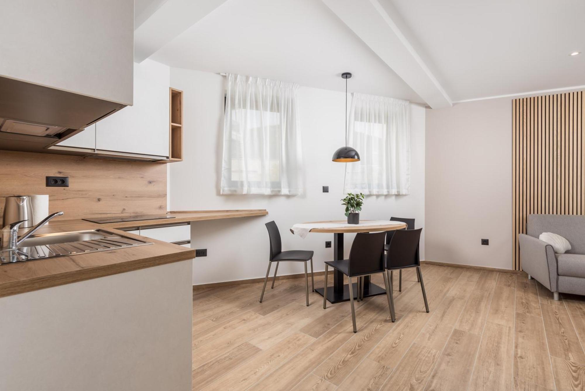 Belinda Apartments With Balcony & Private Parking Opatija Exterior photo