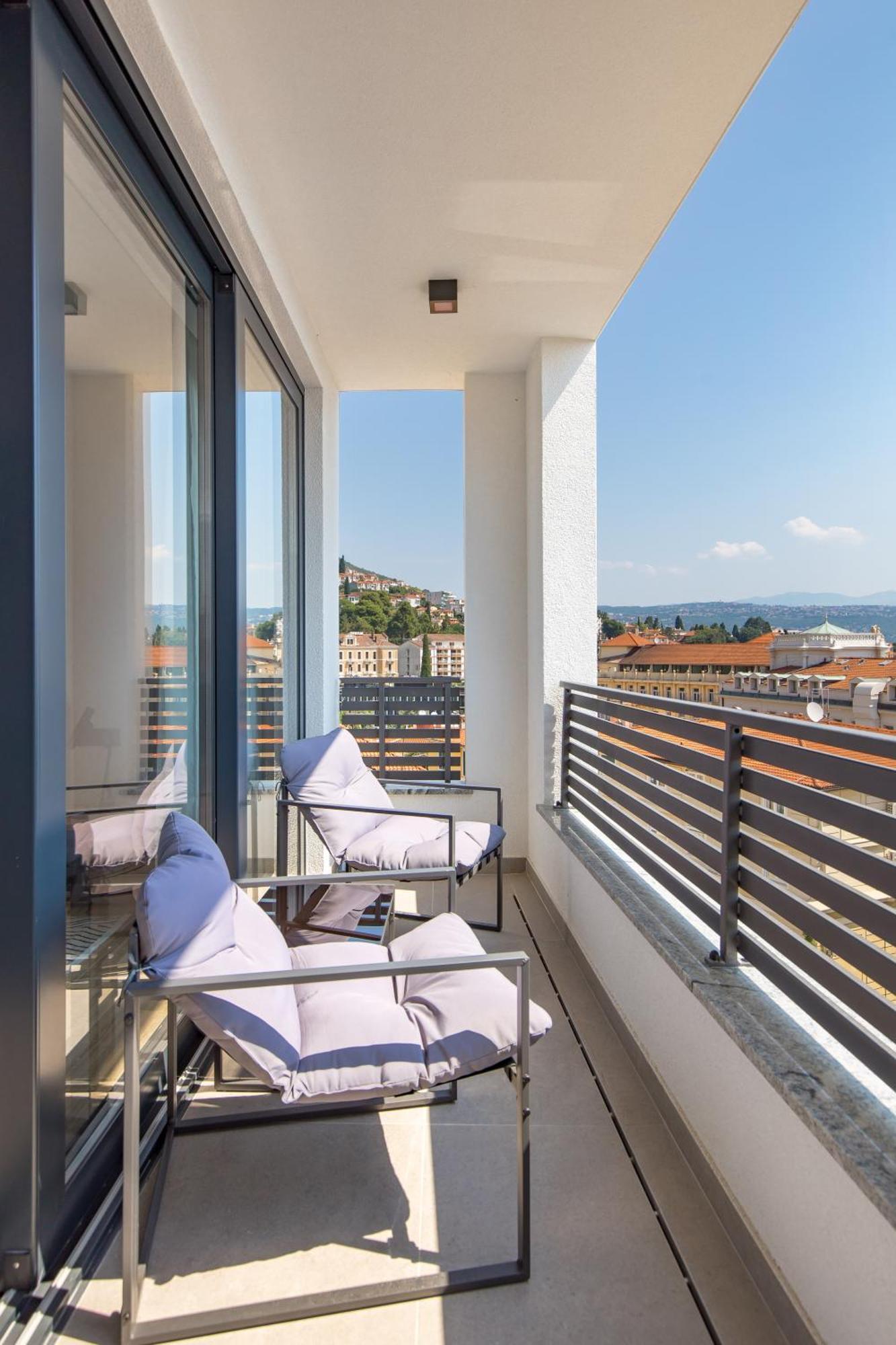 Belinda Apartments With Balcony & Private Parking Opatija Exterior photo