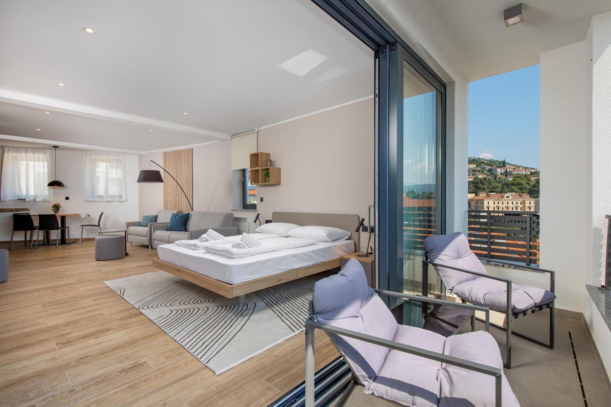 Belinda Apartments With Balcony & Private Parking Opatija Exterior photo