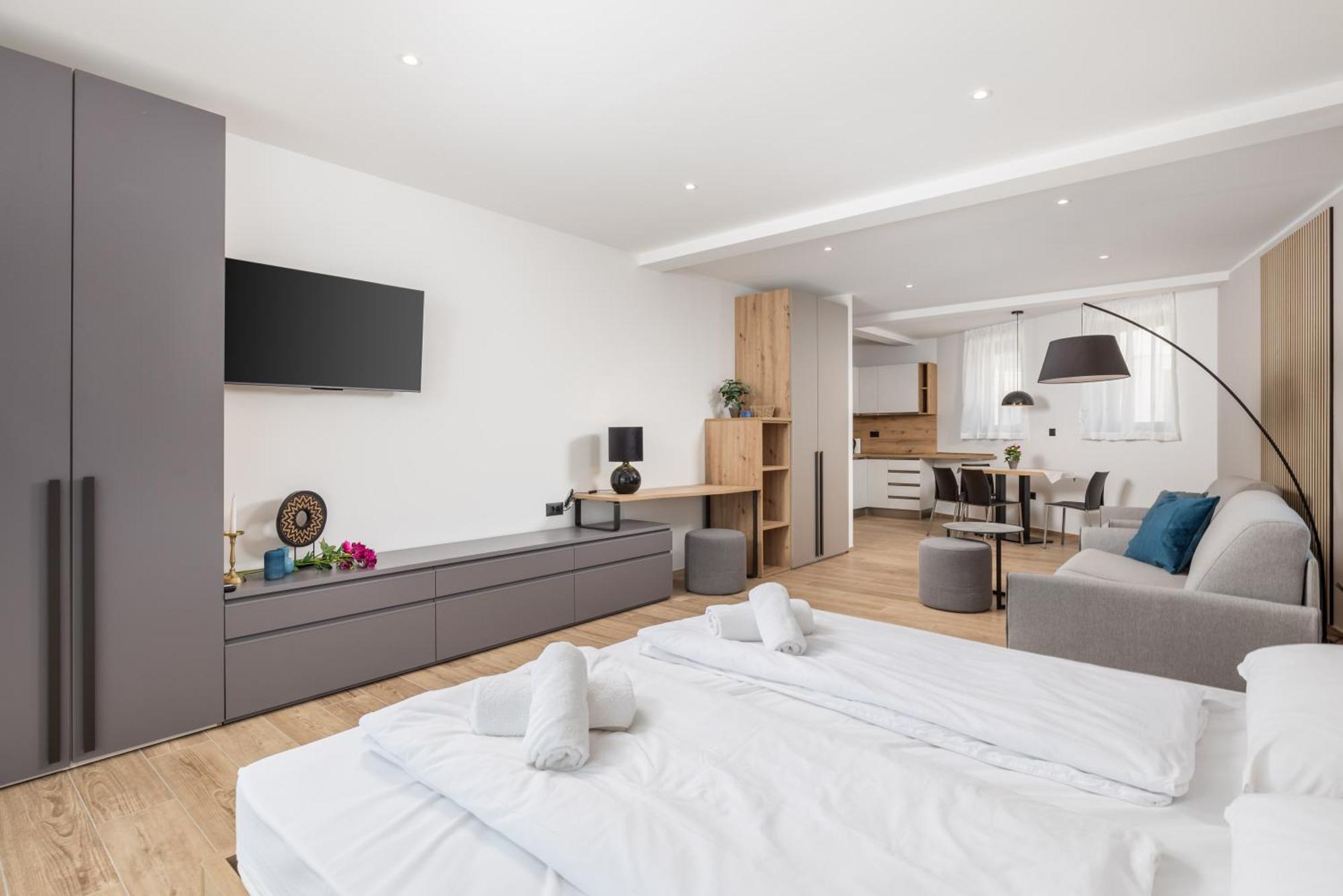 Belinda Apartments With Balcony & Private Parking Opatija Exterior photo
