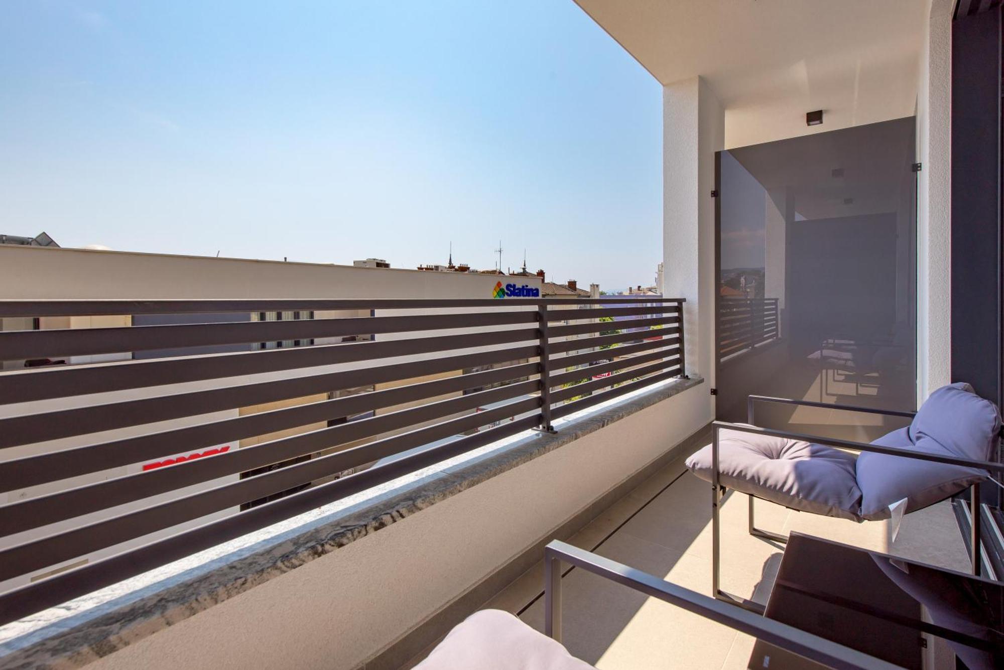 Belinda Apartments With Balcony & Private Parking Opatija Exterior photo